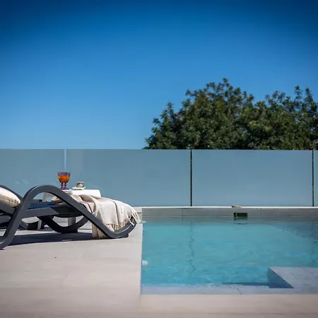 فيلة Ausina By Abahana *